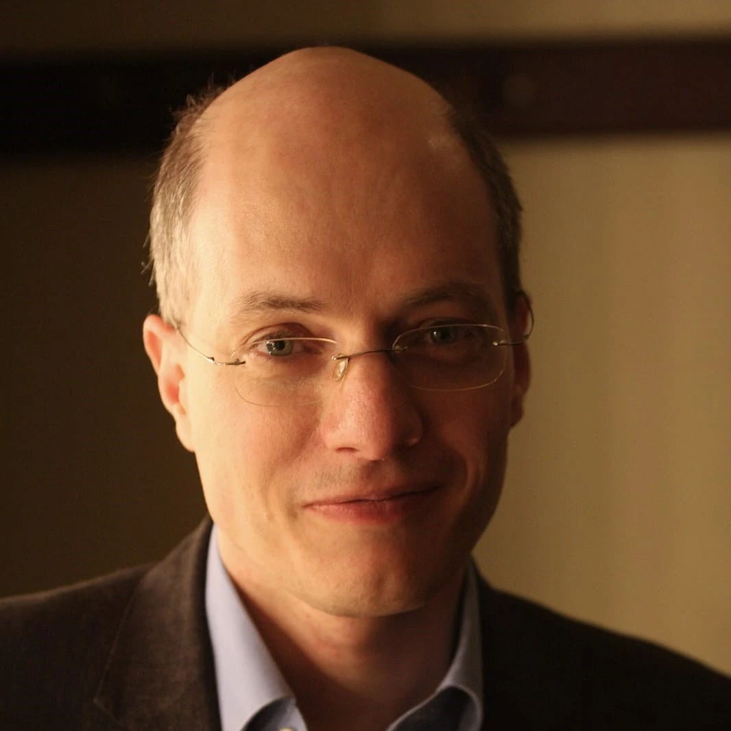 ألان دو بوتون (Alain de Botton - فيلسوف ومؤسس The School of Life)
